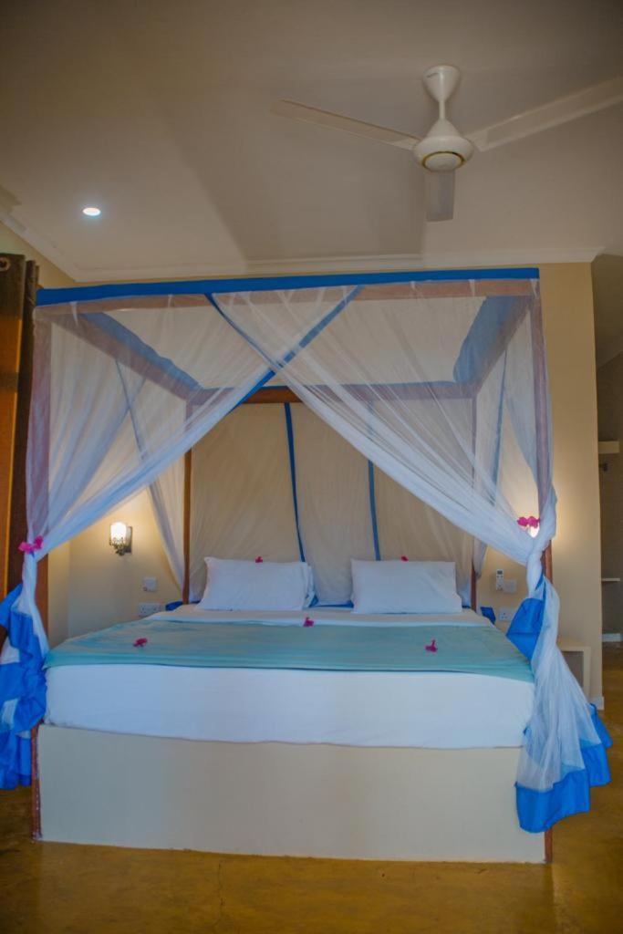 Mafia Neptune Villa Lodge Utende Dış mekan fotoğraf